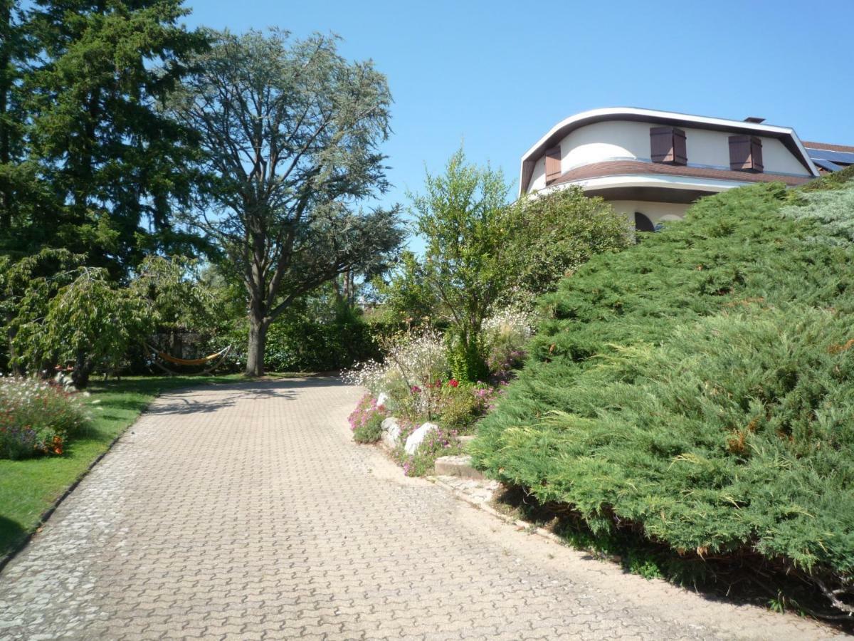 Bed and Breakfast La Maison Des Bonheurs Rillieux-la-Pape Exterior foto